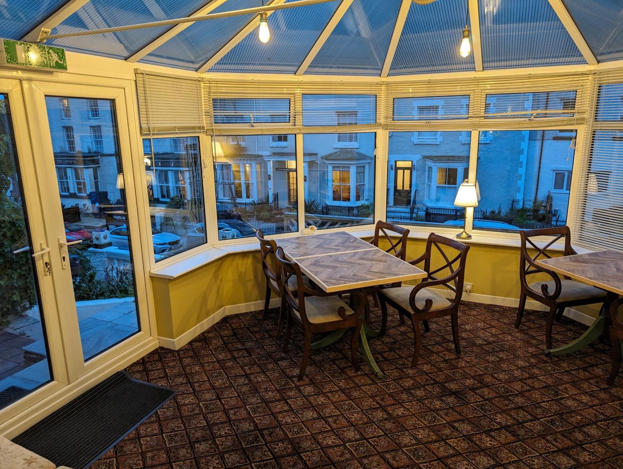 Bed and Breakfast The Chelsea Llandudno Zewnętrze zdjęcie
