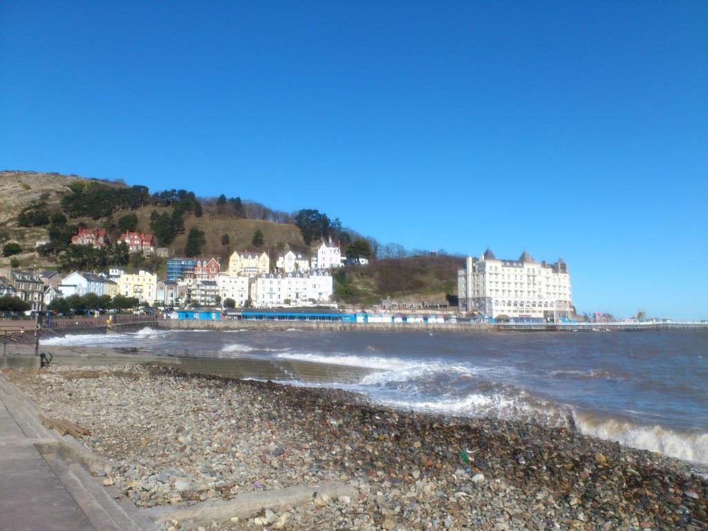 Bed and Breakfast The Chelsea Llandudno Zewnętrze zdjęcie